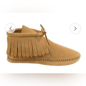 Minnetonka Tan Leather Boho Festival Fringe Moccasins Women’s 9 NWOT